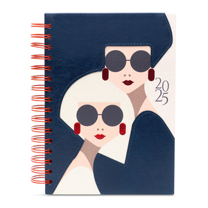 AGENDA 2025 TRENDY WOMAN AGENDA 2025 TRENDY WOMAN